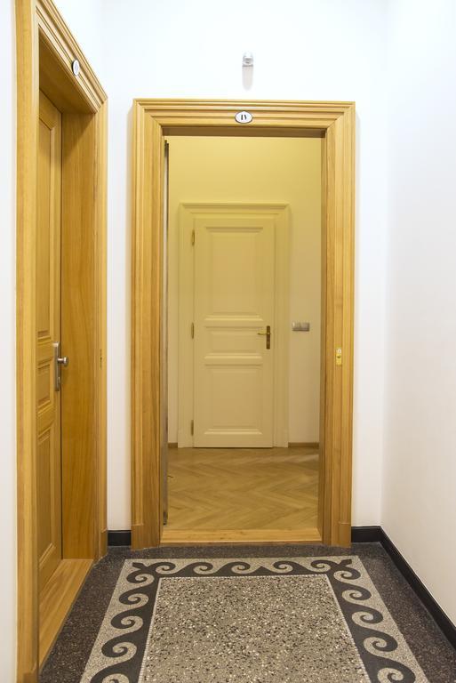 Modern Apartment Vsehrdova Praga Exterior foto